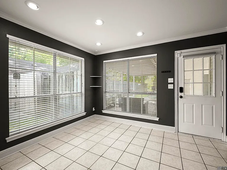17190 N Lake Dr — Photo 11