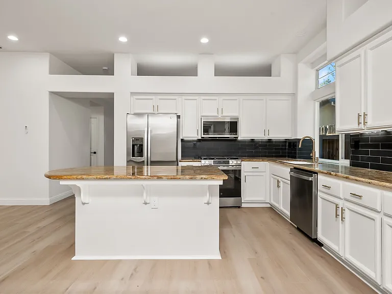 302 Carlina Ct — Photo 3