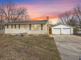204 S 5th Ave, Brandon, SD 57005