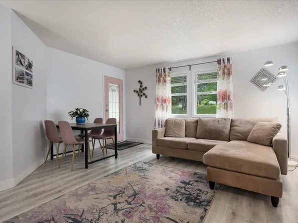 2993 104th St #6, Nanaimo, BC V9T 2E6