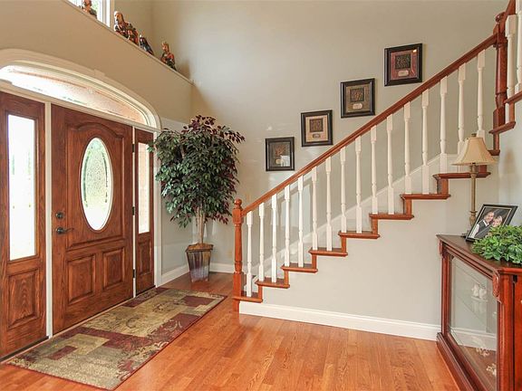 4th image of 378 Mutton Creek Dr