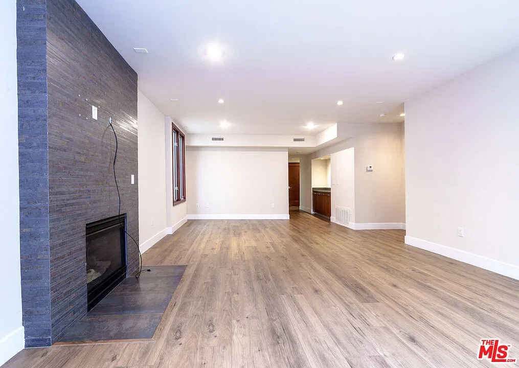 2 bed, 2.0 bath, 1518 sqft, $4,800 — Photo 3