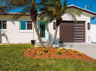 9298 Sun Isle Dr NE, Saint Petersburg, FL 33702