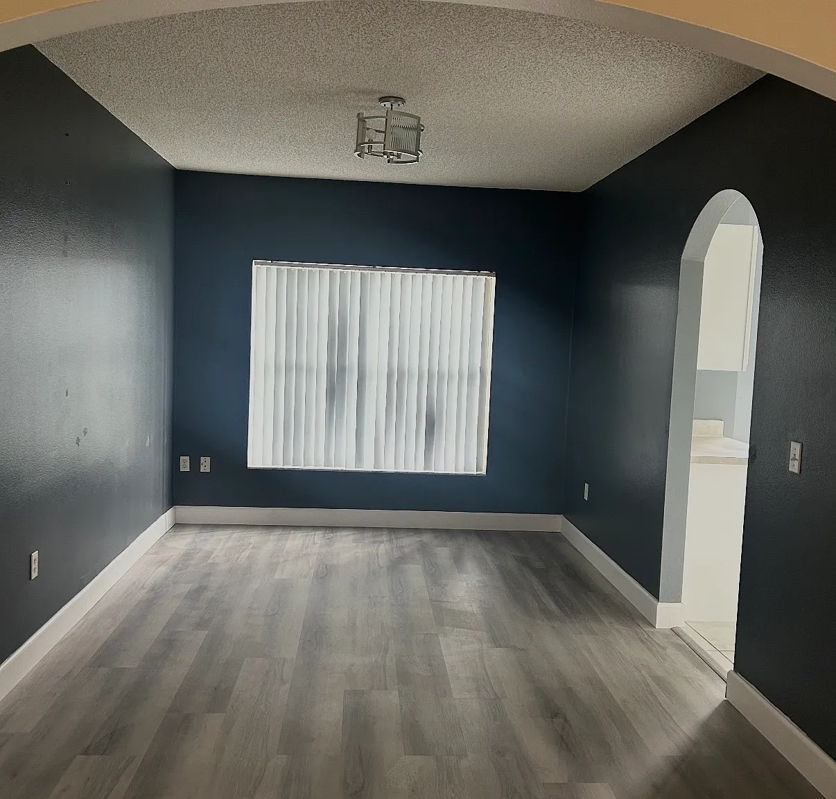 4 bed, 2.5 bath, 2162 sqft, $2,100 — Photo 3