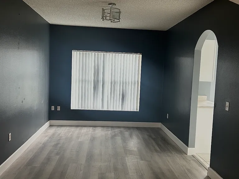 940 Gascony Ct — Photo 3