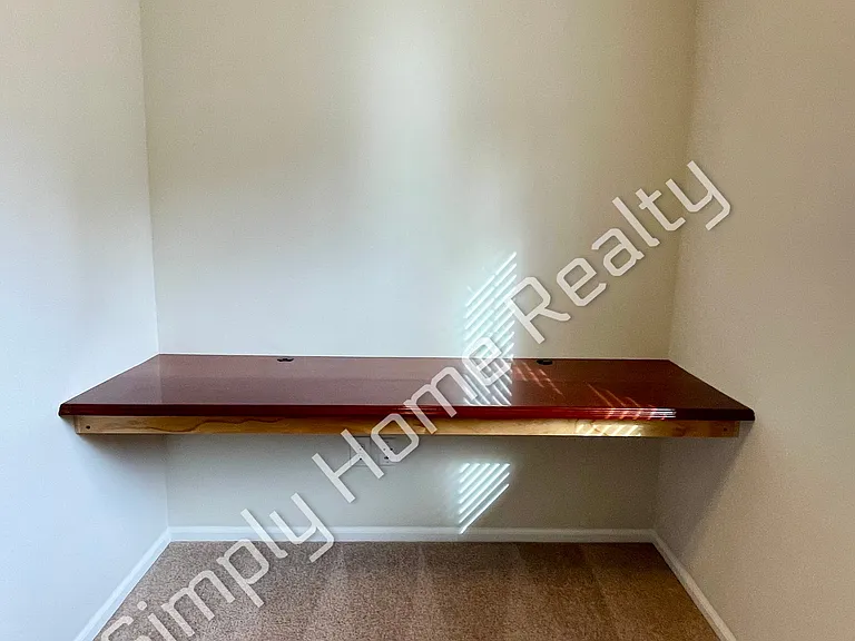 2420 Burlwood St NE — Photo 20