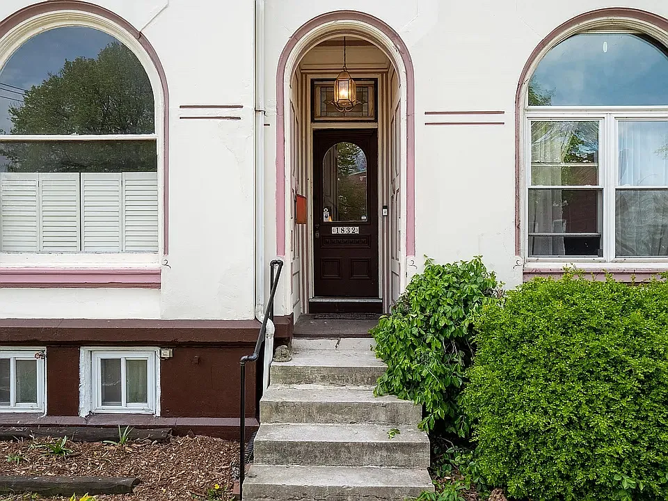 4 bed, 2425 sqft, $6,000 — Photo 4