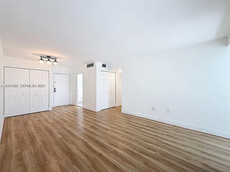 17560 Atlantic Blvd #501 — Photo 15