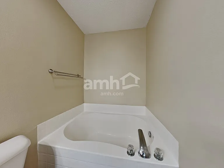 9772 Trail Dr — Photo 15