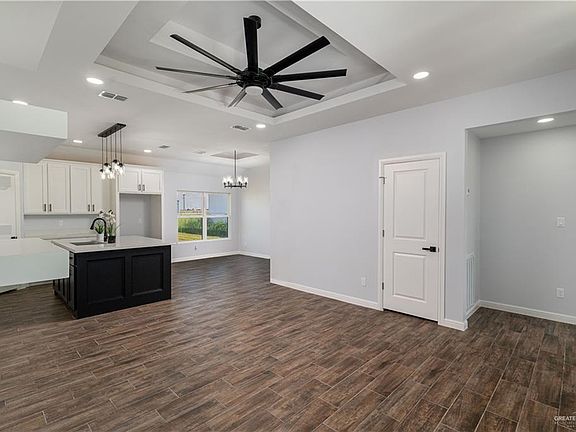 4th image of 410 Jubiloso Ave