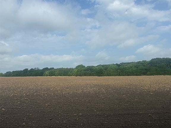 3rd image of 2 County Road 4205