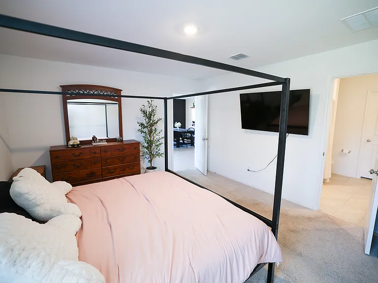 1361 Beach Dr — Photo 31