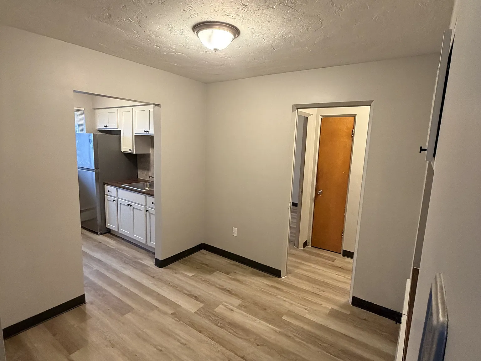 The Wildwood Apartments-24 17731 Lakeshore Boulevard - 6 — Photo 4