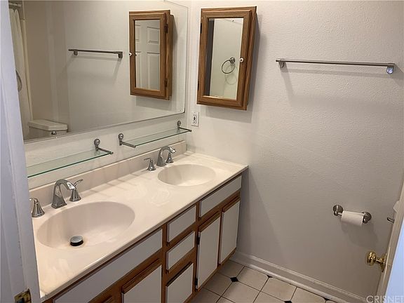 5th image of 6001 Topeka Dr