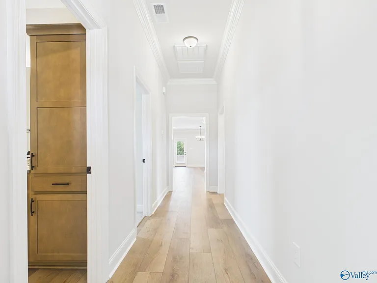 15573 Bees St — Photo 6