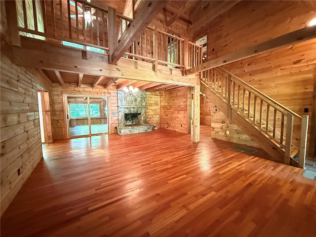 3 bed, 2.0 bath, 2040 sqft, $2,500 — Photo 3