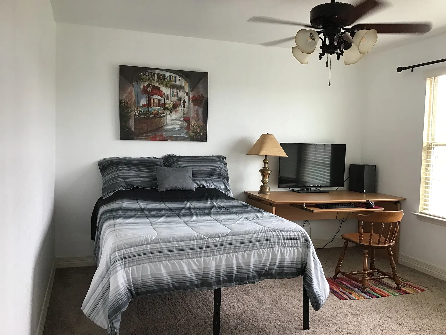 4 bed, 3.5 bath, 2433 sqft, $750 — Photo 2