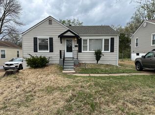 2017 Bainbridge Dr, Saint Louis, MO 63133