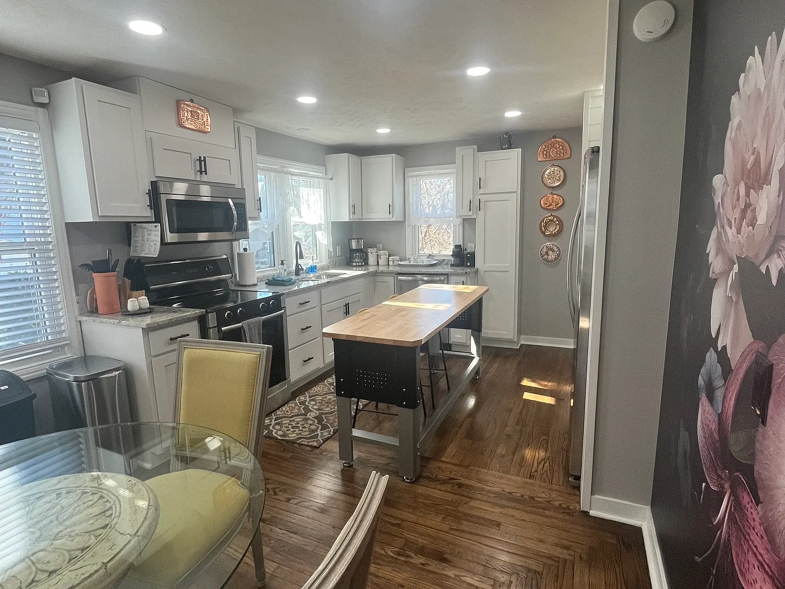 3 bed, 1439 sqft, $1,850 — Photo 1