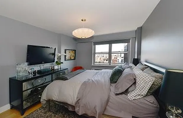 Sold by R New York | media 5