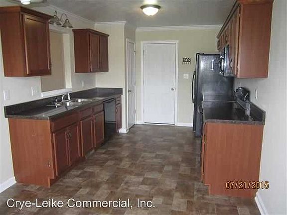 4th image of 553 Oakmont Dr