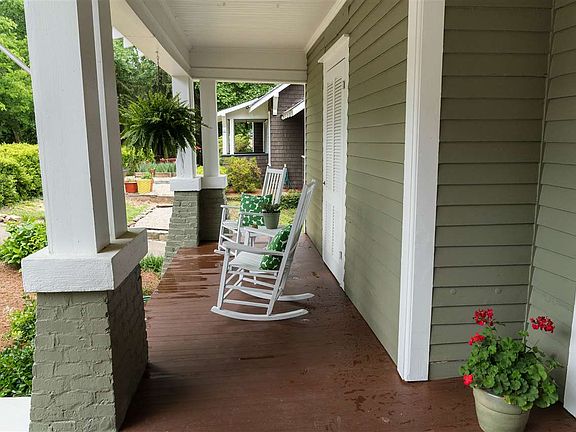 2nd image of 525 Lucas Ct