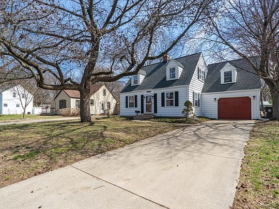 3rd image of 413 Grant St