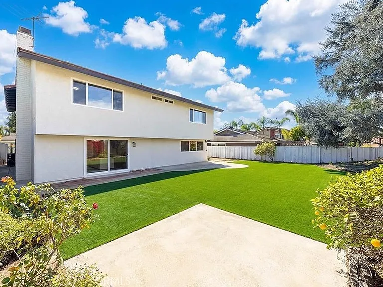 19841 Lombardy Ln — Photo 7