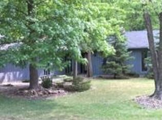 13019 Ridge Creek Rd, Strongsville, OH 44136