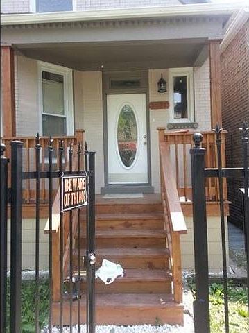 2nd image of 3911 W Fillmore St