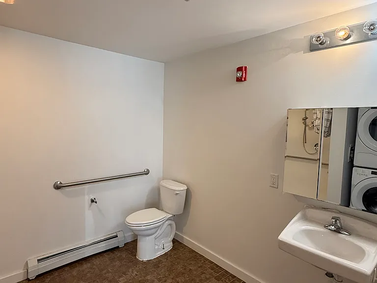 661 Bell St #1 — Photo 7