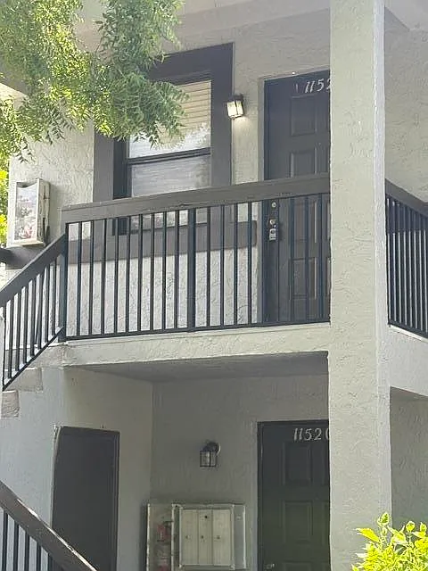 3 bed, 2.0 bath, 1111 sqft, $2,550 — Photo 3