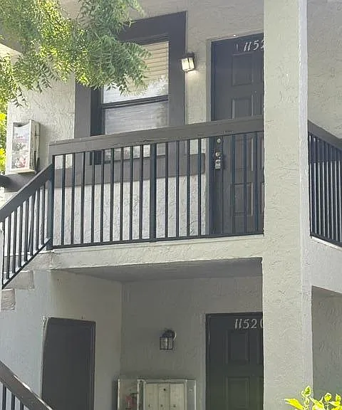 11524 NW 45th St — Photo 3