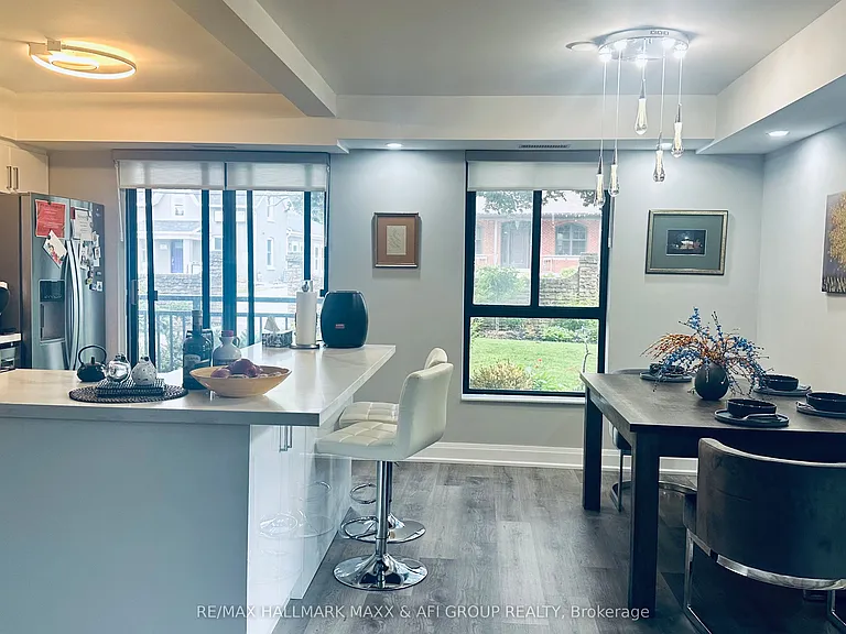 15390 Yonge St #201 — Photo 10