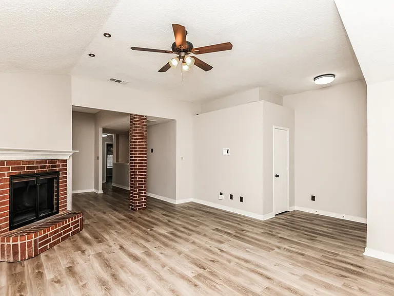 7007 Rovato Dr — Photo 4