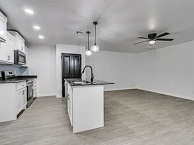 2213 SW 103rd St — Photo 2