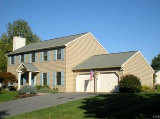 5285 Townsquare Dr, Macungie, PA 18062