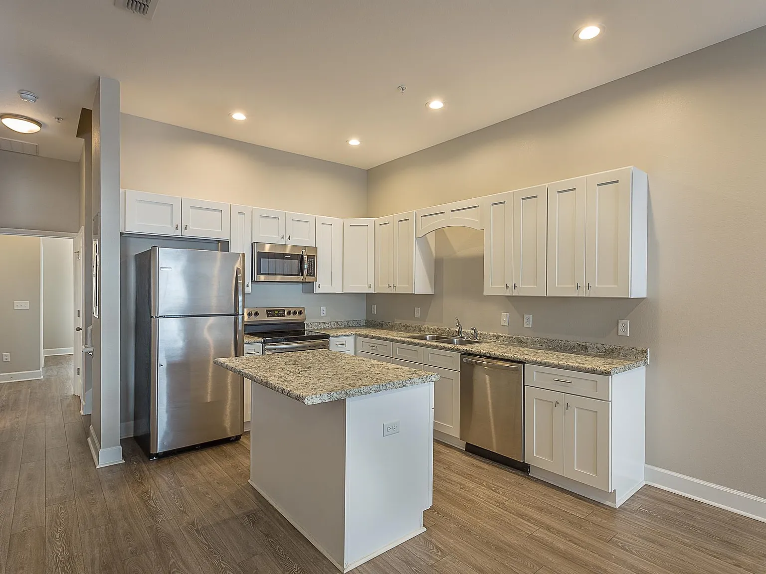 3 bed, 3.5 bath, 1754 sqft, $2,200 — Photo 1