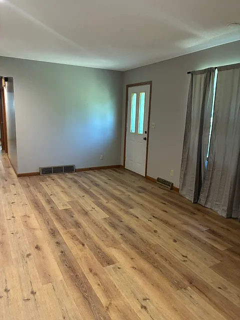 3 bed, 1404 sqft, $1,450 — Photo 3