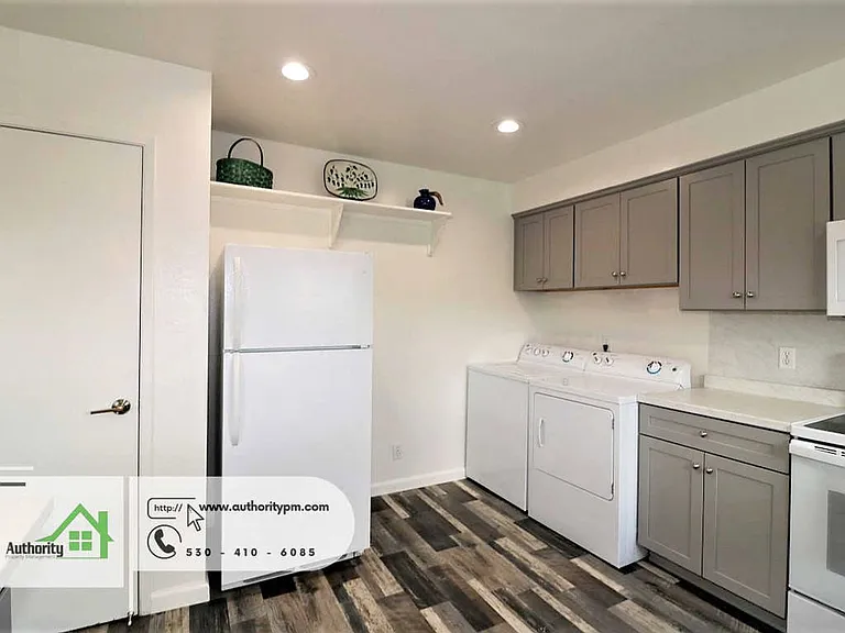4445 Dogwood Ln #A — Photo 8