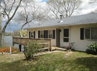 29 Claris St, Warwick, RI 02889