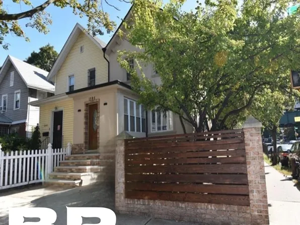 1395 East 15th Street HOUSE image 1 of 20