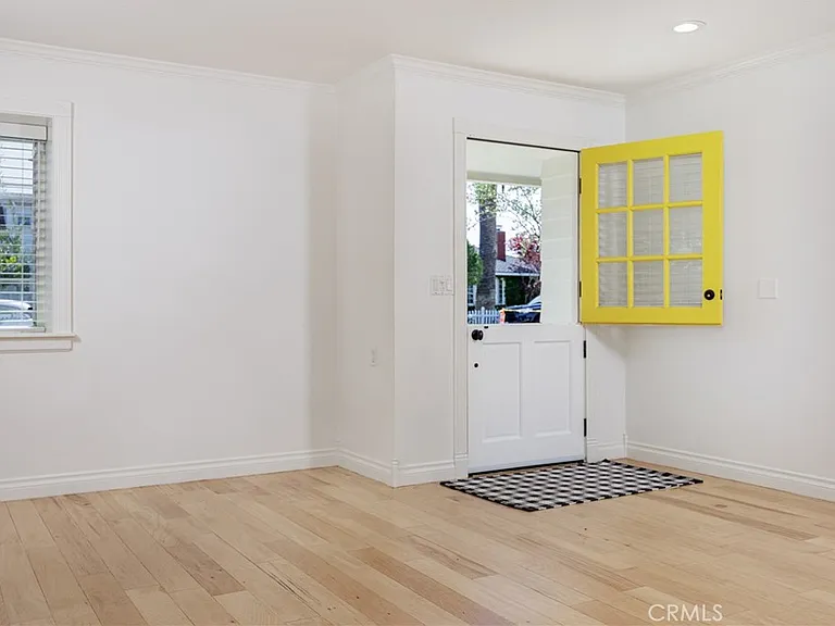408 Flower St — Photo 4