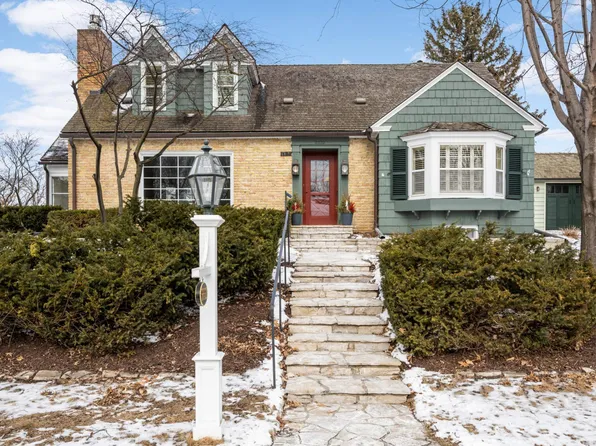 3332 W 56th St, Edina, MN 55410