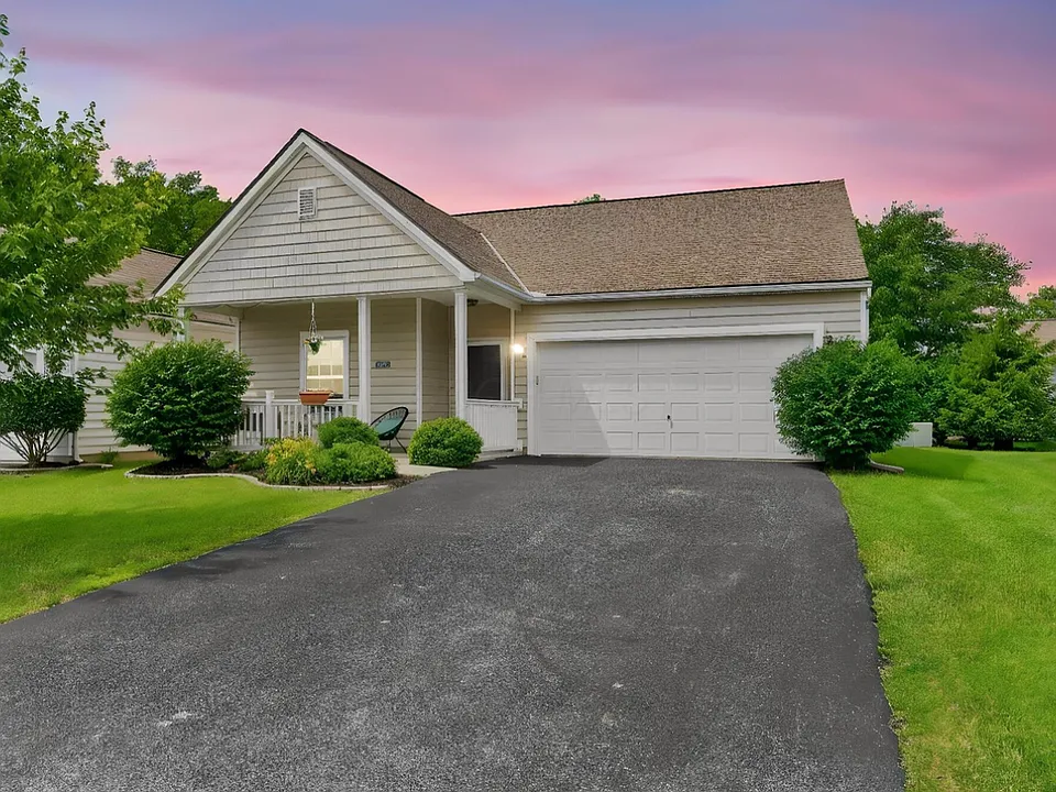 6258 Maple Glen Dr