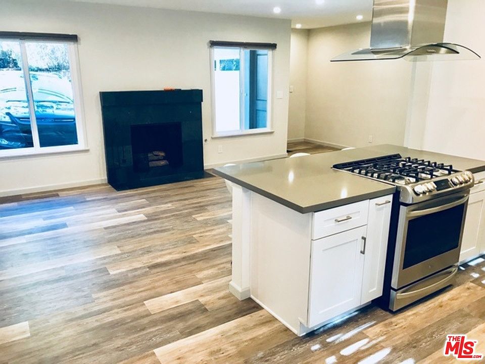 1st image of 8654 Lookout Mountain Ave