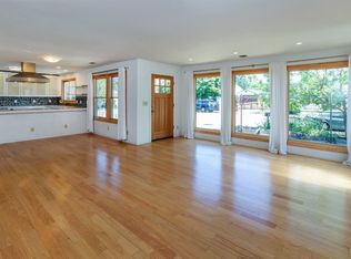 560 Lewrosa Way, Santa Rosa, CA 95404