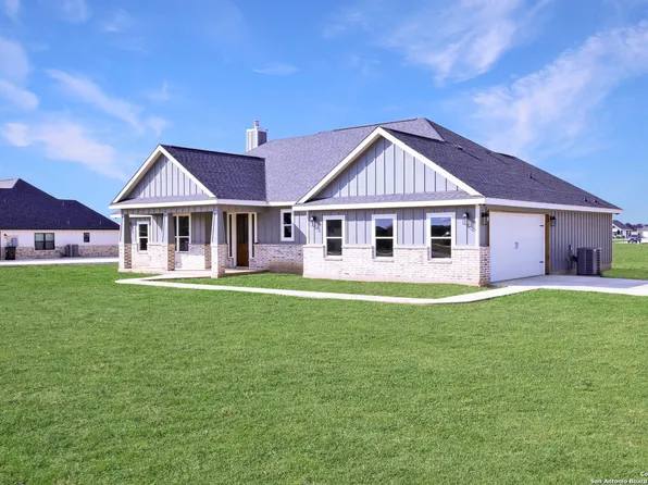 311 Century Oaks, Seguin, TX 78155