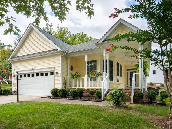 101 Crystal Brook Ln, Cary, NC 27519