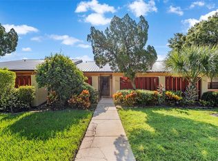 665 Broadmoor Cir, Winter Haven, FL 33884